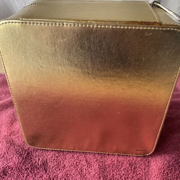Marc Jacobs Daisy cosmetic travel bag gold large deep zipped cubic box 7" x 7" - Picture 7 of 7